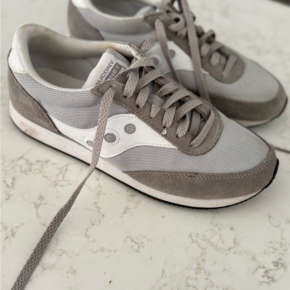 Saucony Classic Gray and White Running Shoes